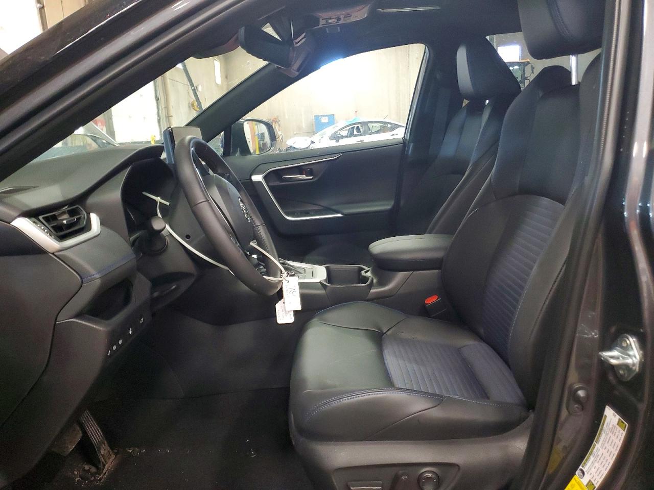 2024 TOYOTA RAV4 XSE photo 19