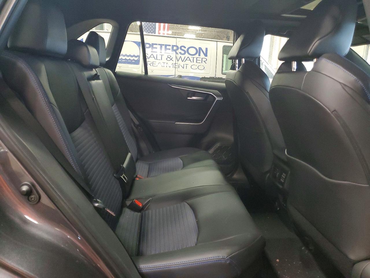 2024 TOYOTA RAV4 XSE photo 31