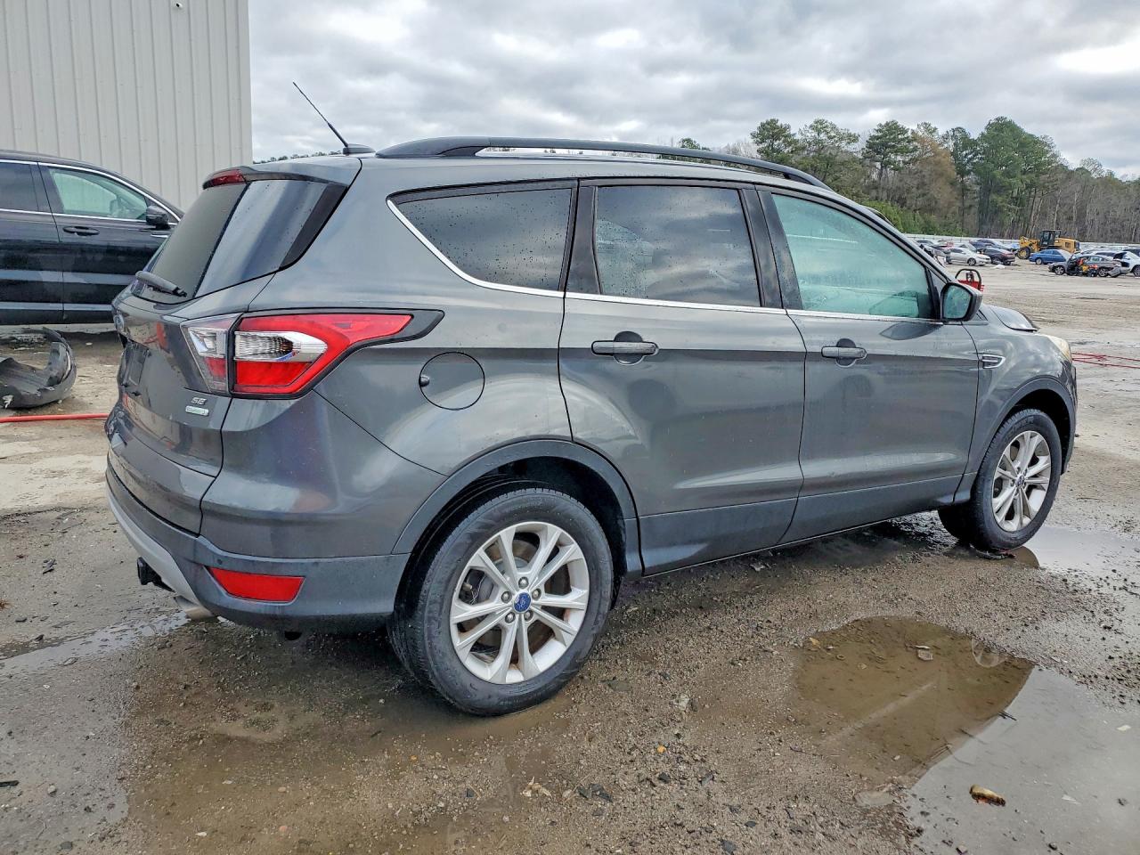 2017 FORD ESCAPE SE photo 3
