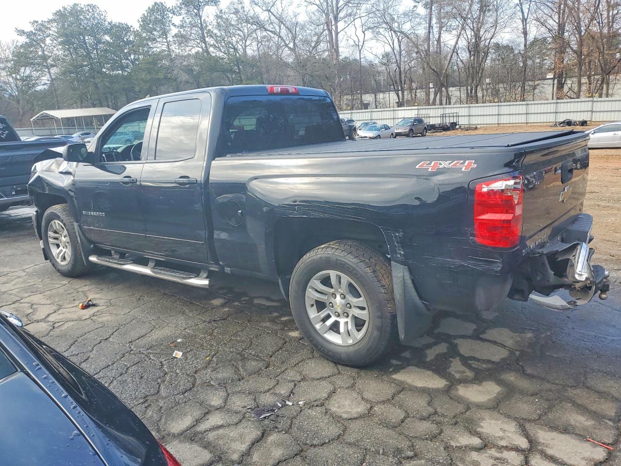 2016 CHEVROLET SILVERADO K1500 LT photo 3