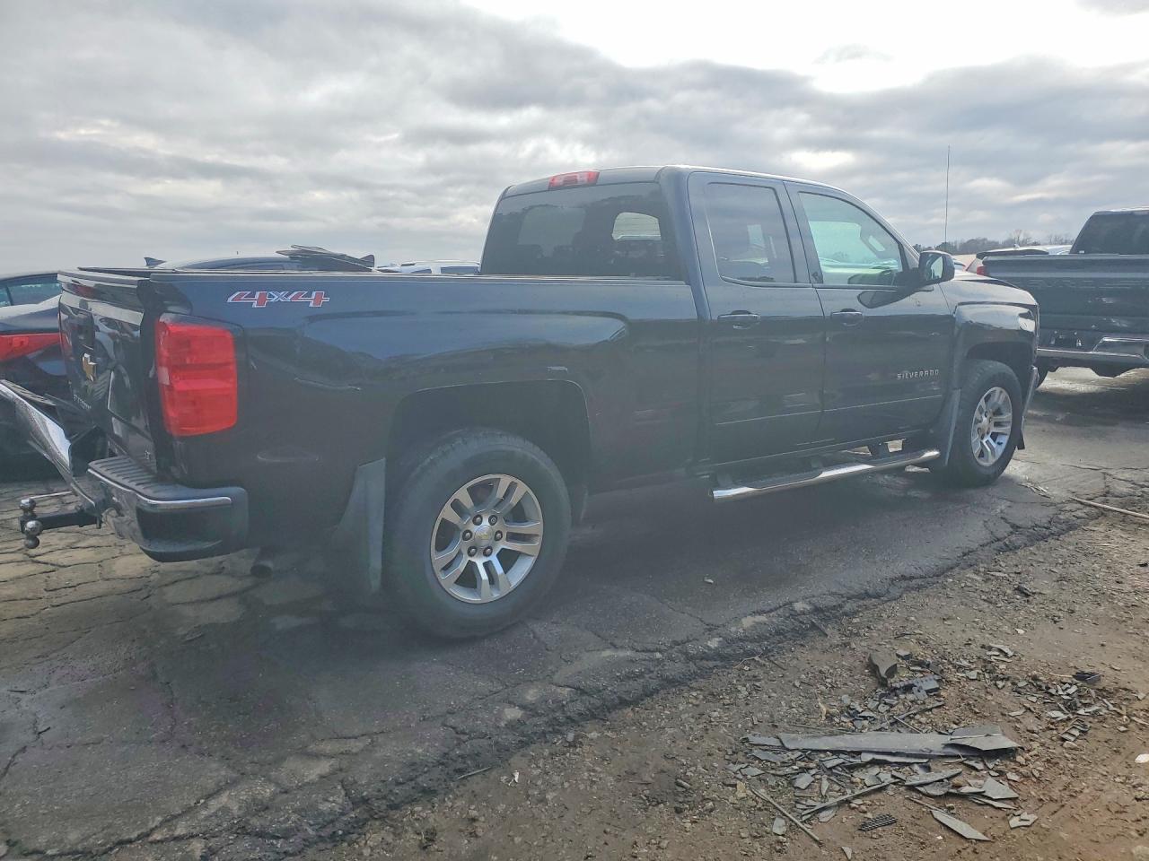 2016 CHEVROLET SILVERADO K1500 LT photo 5