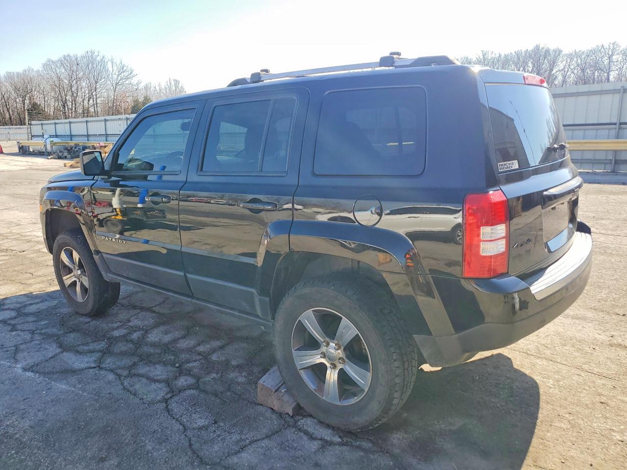 2017 JEEP PATRIOT LATITUDE photo 2