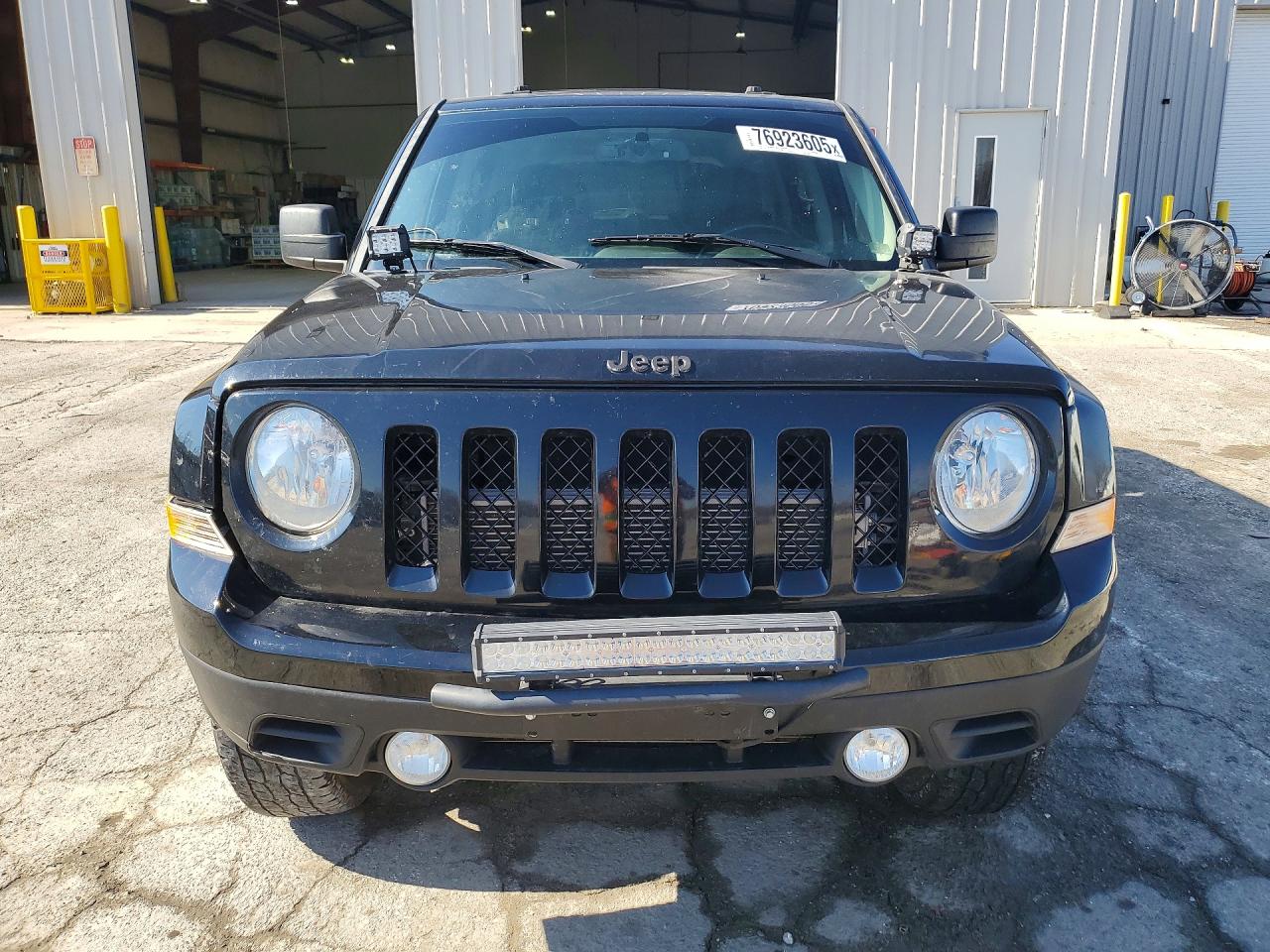 2017 JEEP PATRIOT LATITUDE photo 5