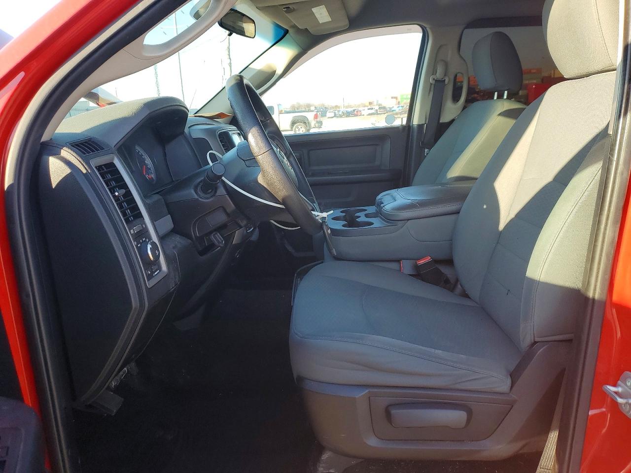 2015 RAM 1500 ST photo 19