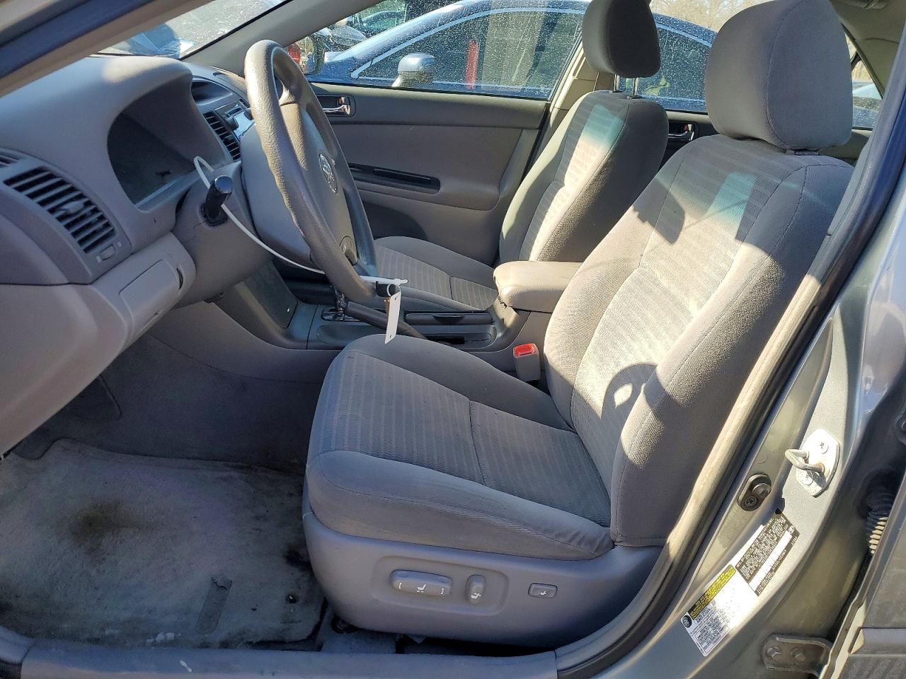 2005 TOYOTA CAMRY LE photo 13