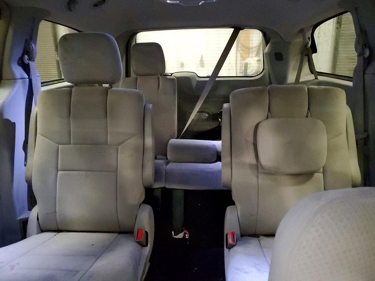 2011 CHRYSLER TOWN & COUNTRY TOURING photo 10