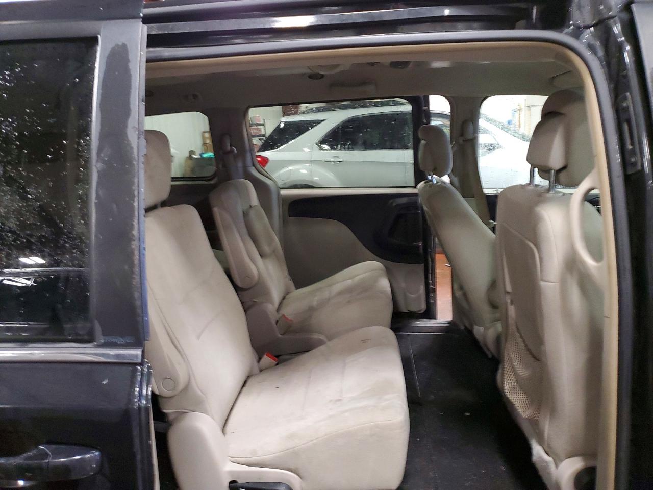 2011 CHRYSLER TOWN & COUNTRY TOURING photo 11