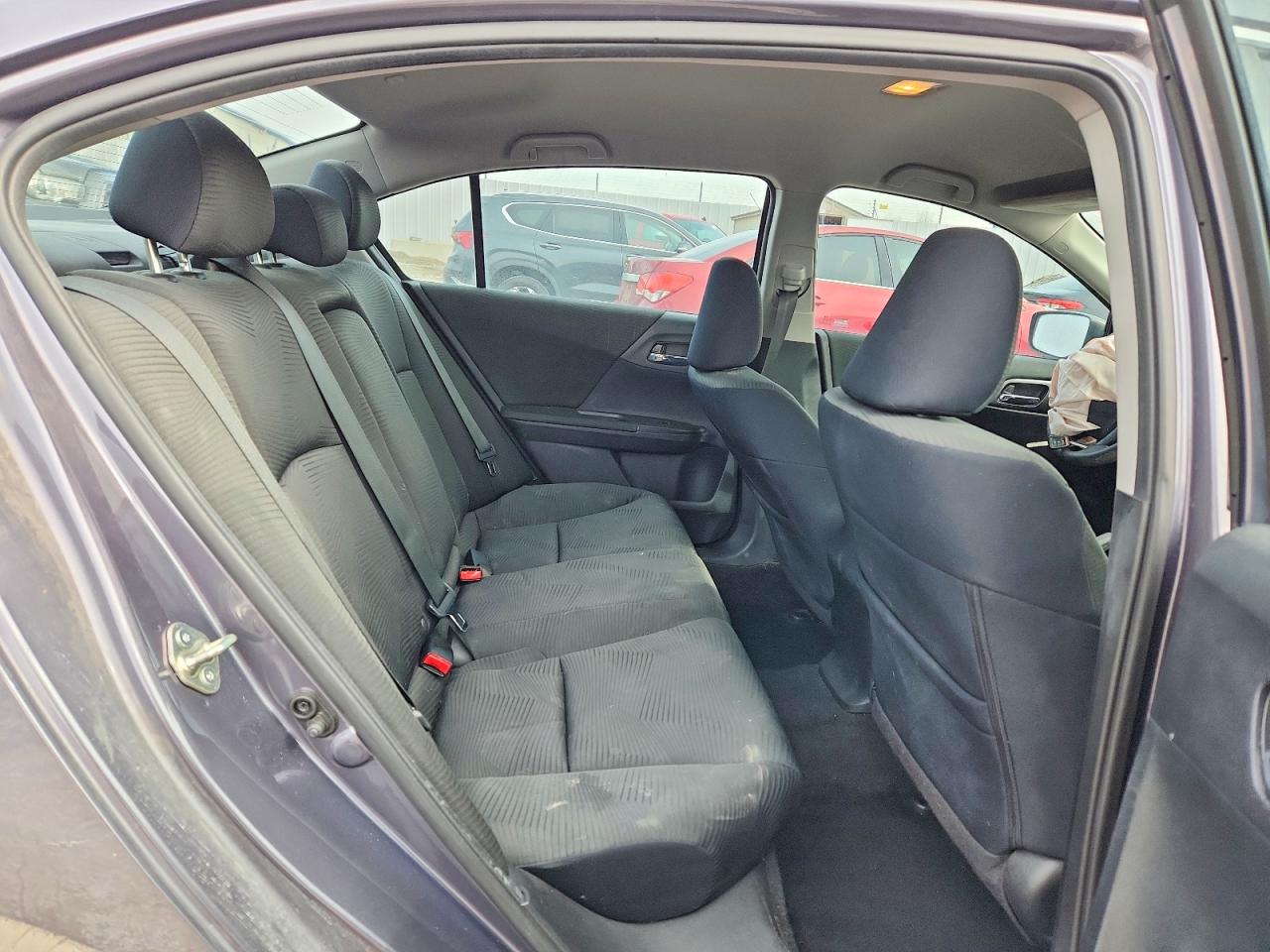 2015 HONDA ACCORD LX photo 28