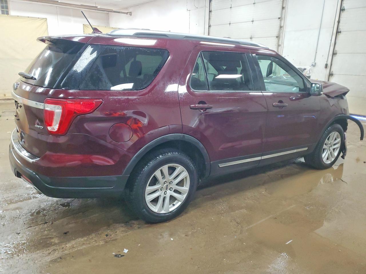 2018 FORD EXPLORER XLT photo 3