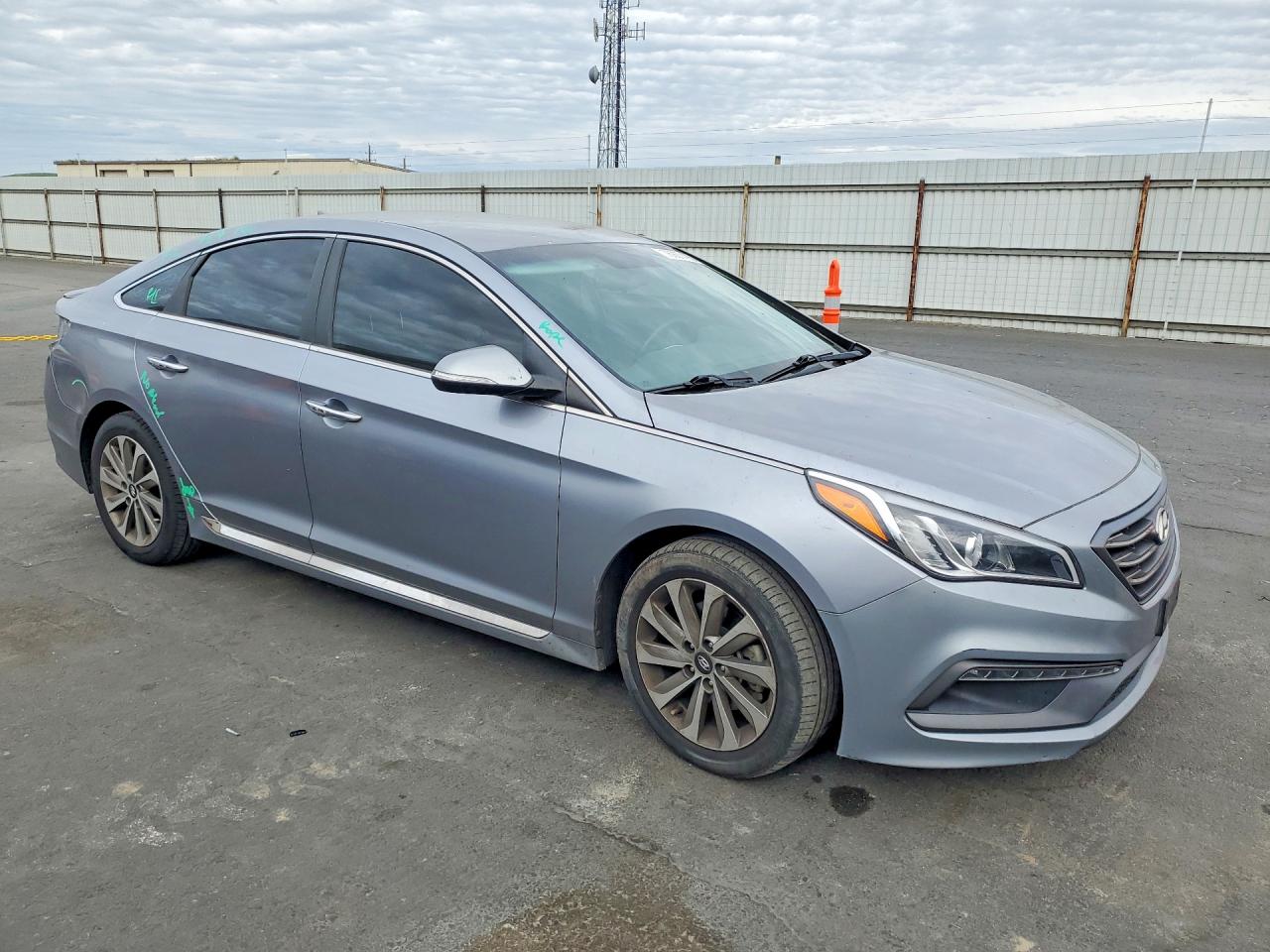 2015 HYUNDAI SONATA SPORT photo 4
