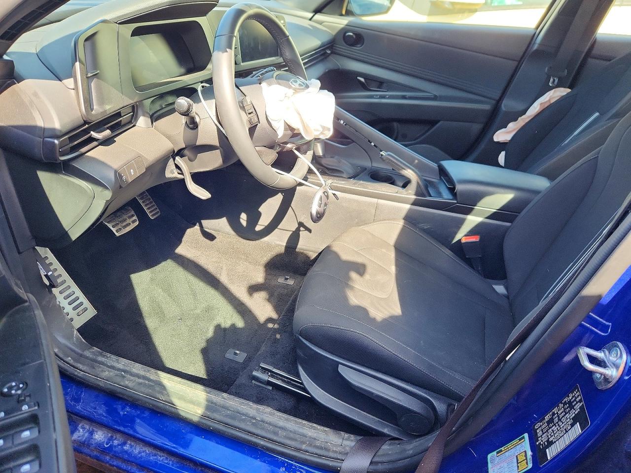 2025 HYUNDAI ELANTRA SEL SPORT photo 7