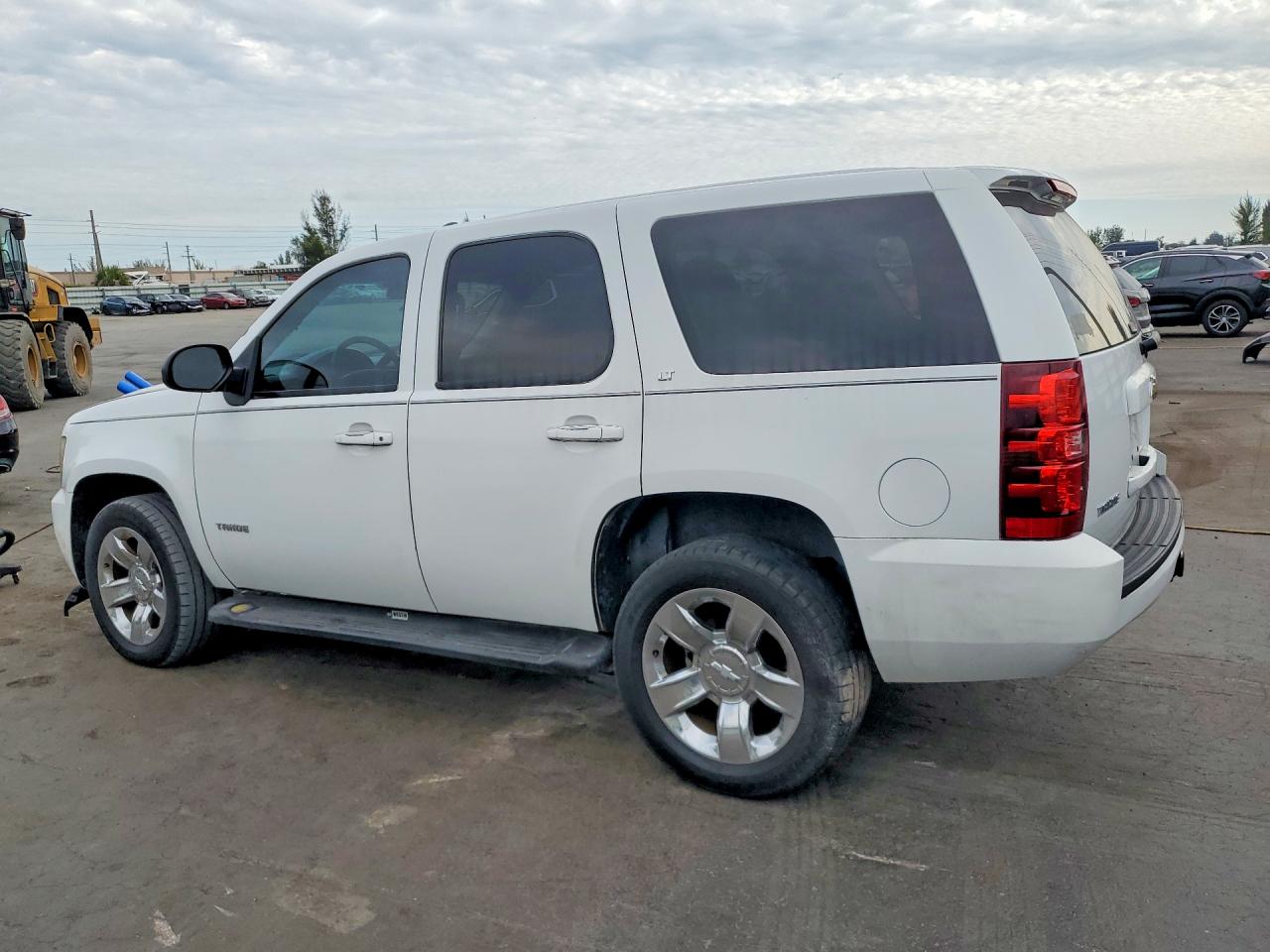 2011 CHEVROLET TAHOE SPECIAL photo 3