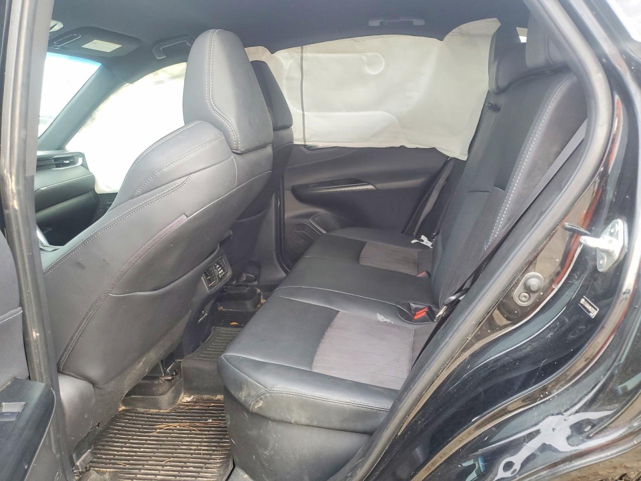 2021 TOYOTA VENZA LE photo 19