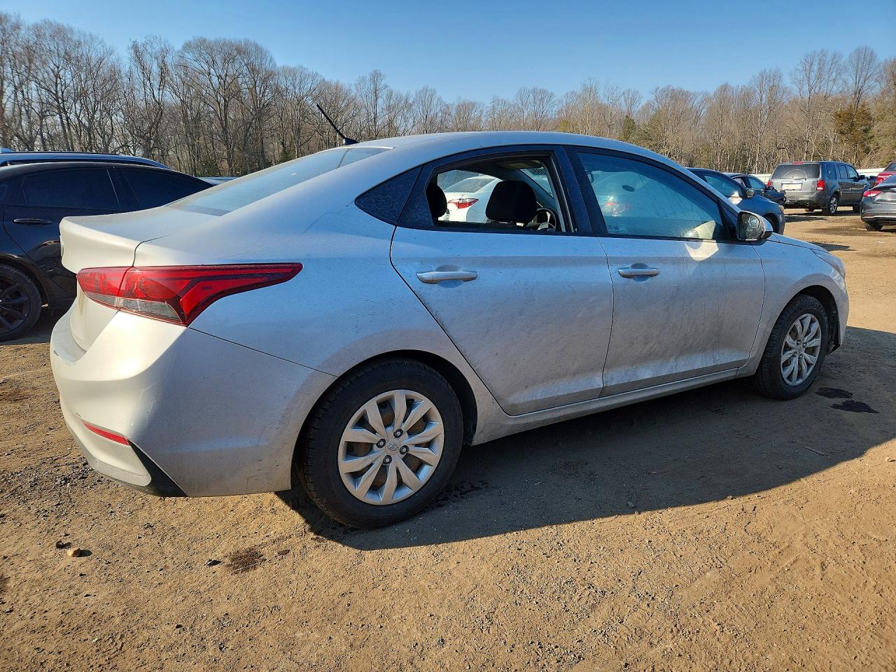 2019 HYUNDAI ACCENT SE photo 5