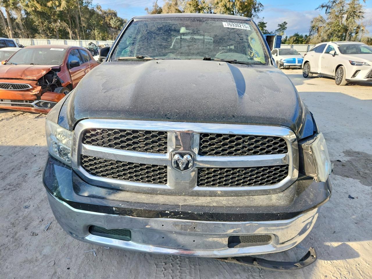 2016 RAM 1500 SLT photo 9