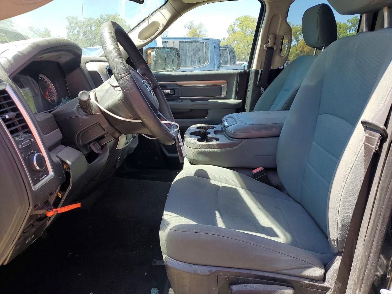 2016 RAM 1500 SLT photo 13