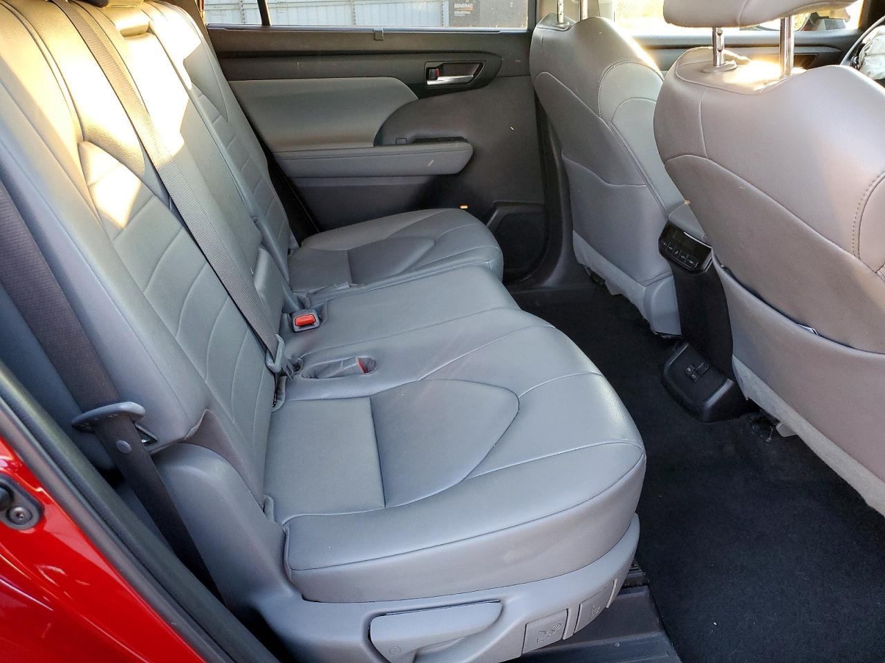 2023 TOYOTA HIGHLANDER L photo 31