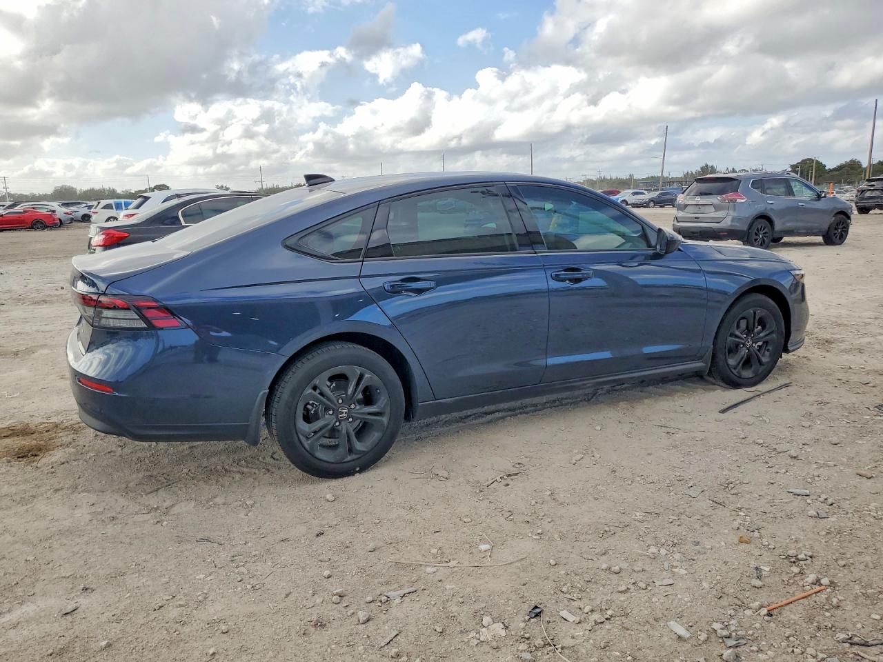 2025 HONDA ACCORD SE photo 5