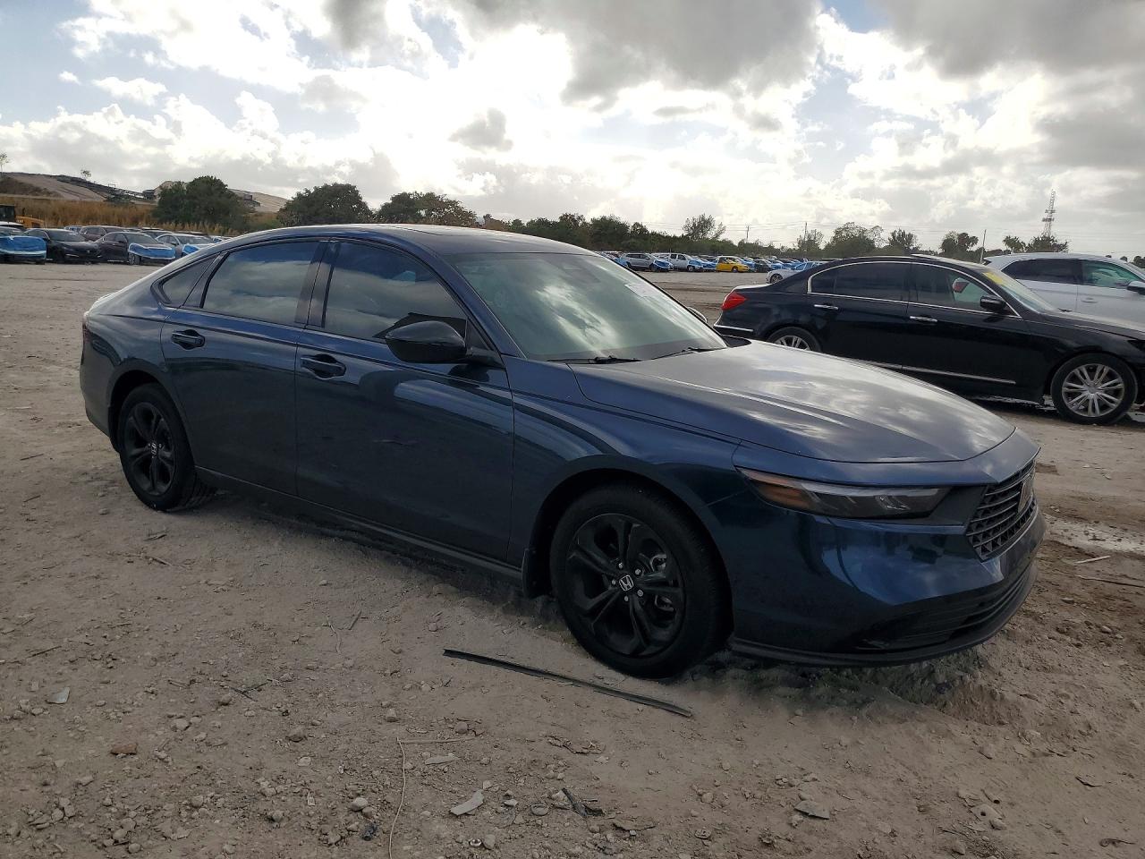 2025 HONDA ACCORD SE photo 7