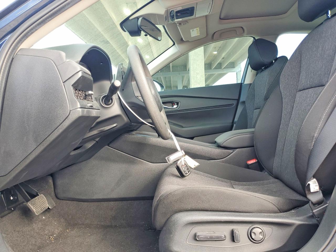 2025 HONDA ACCORD SE photo 13