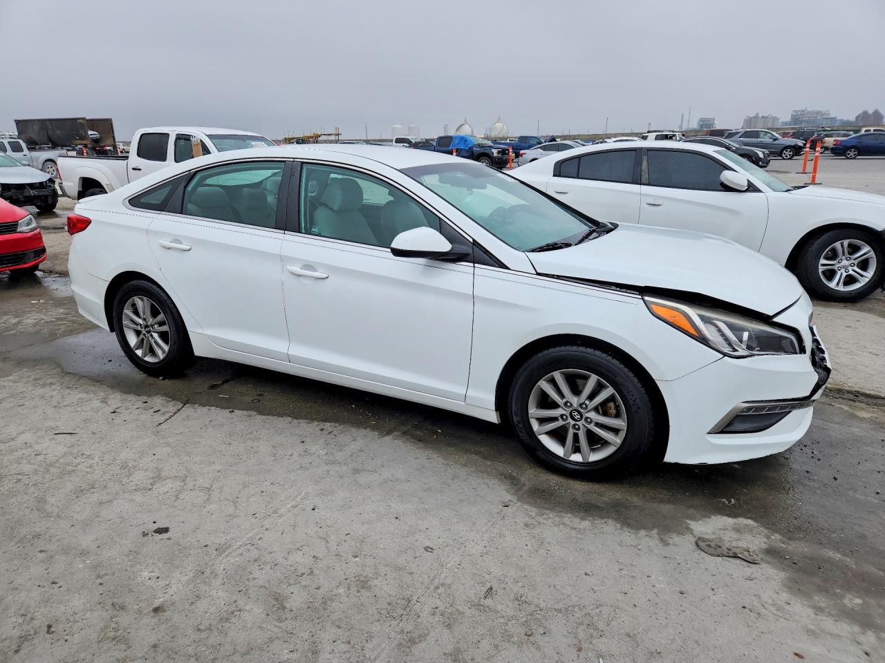 2015 HYUNDAI SONATA SE photo 4