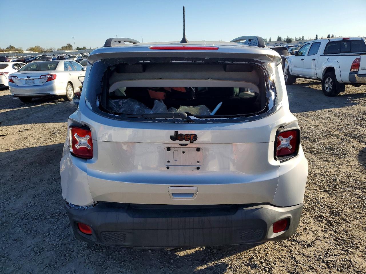 2019 JEEP RENEGADE LATITUDE photo 16