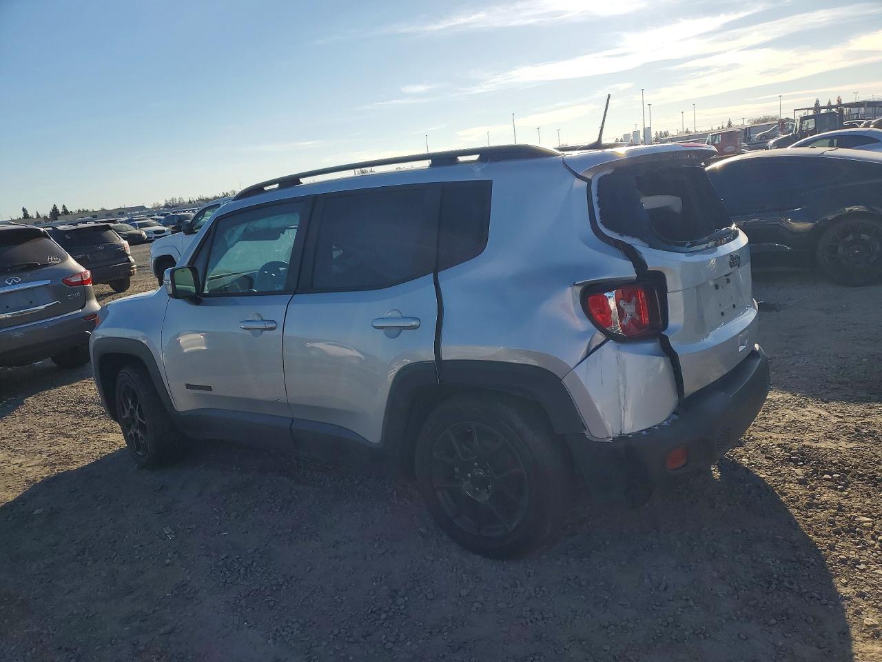 2019 JEEP RENEGADE LATITUDE photo 4