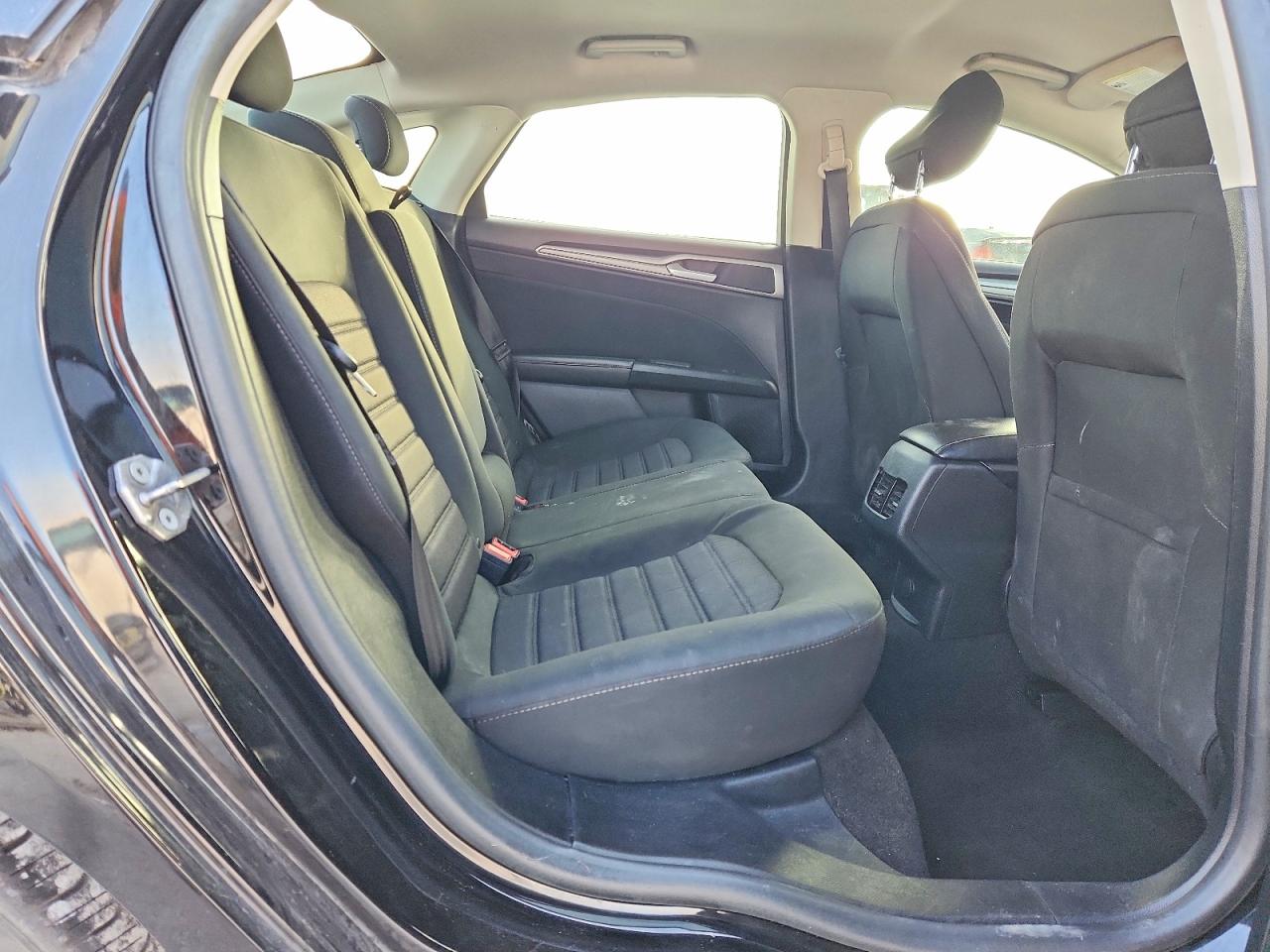 2020 FORD FUSION SE photo 19