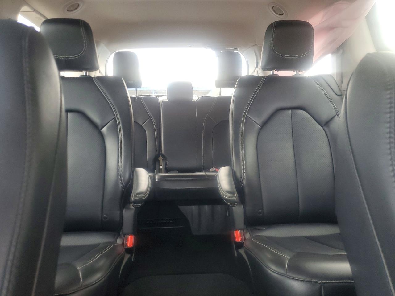 2024 CHRYSLER PACIFICA TOURING L photo 10