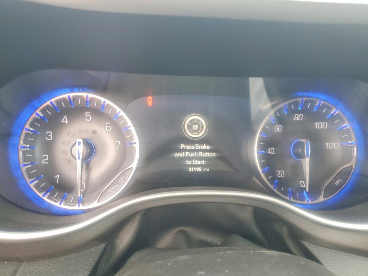 2024 CHRYSLER PACIFICA TOURING L photo 9
