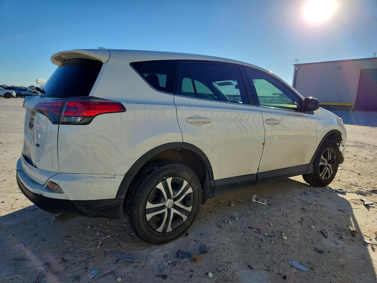 2018 TOYOTA RAV4 LE photo 7
