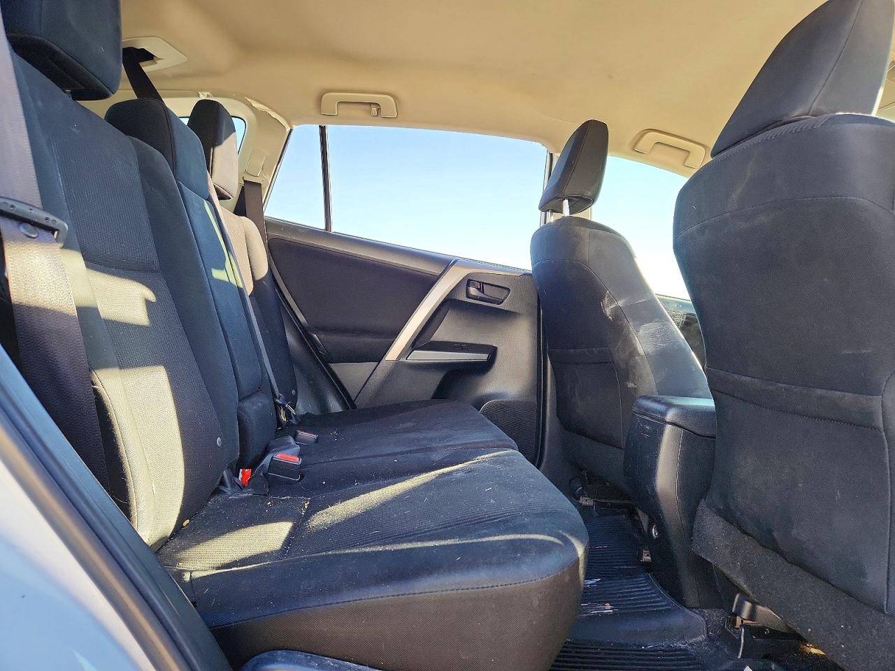 2018 TOYOTA RAV4 LE photo 28