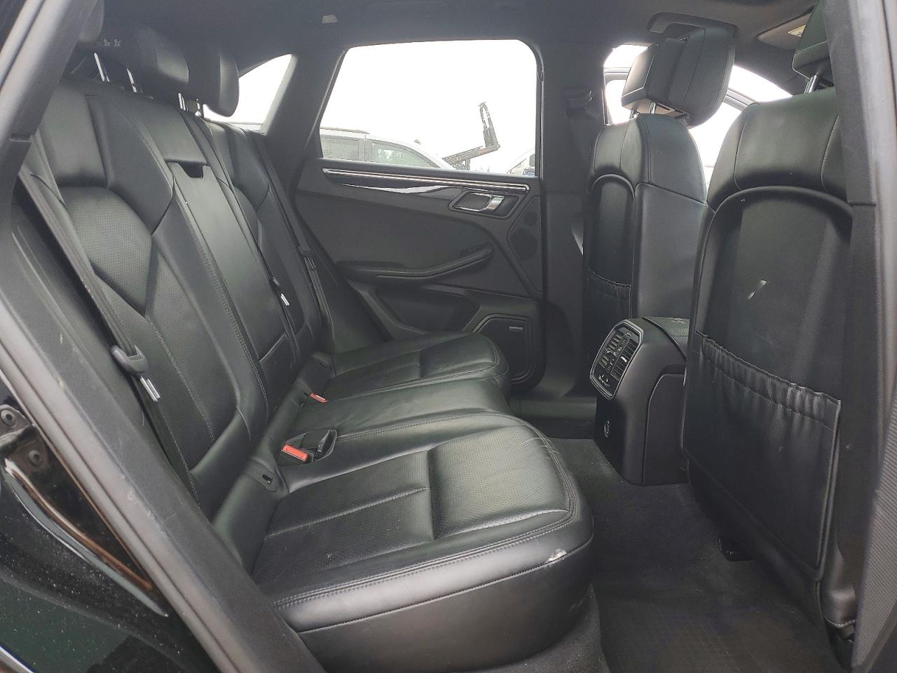 2018 PORSCHE MACAN photo 11