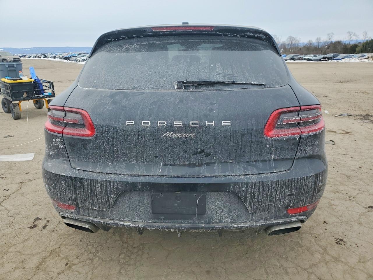 2018 PORSCHE MACAN photo 6