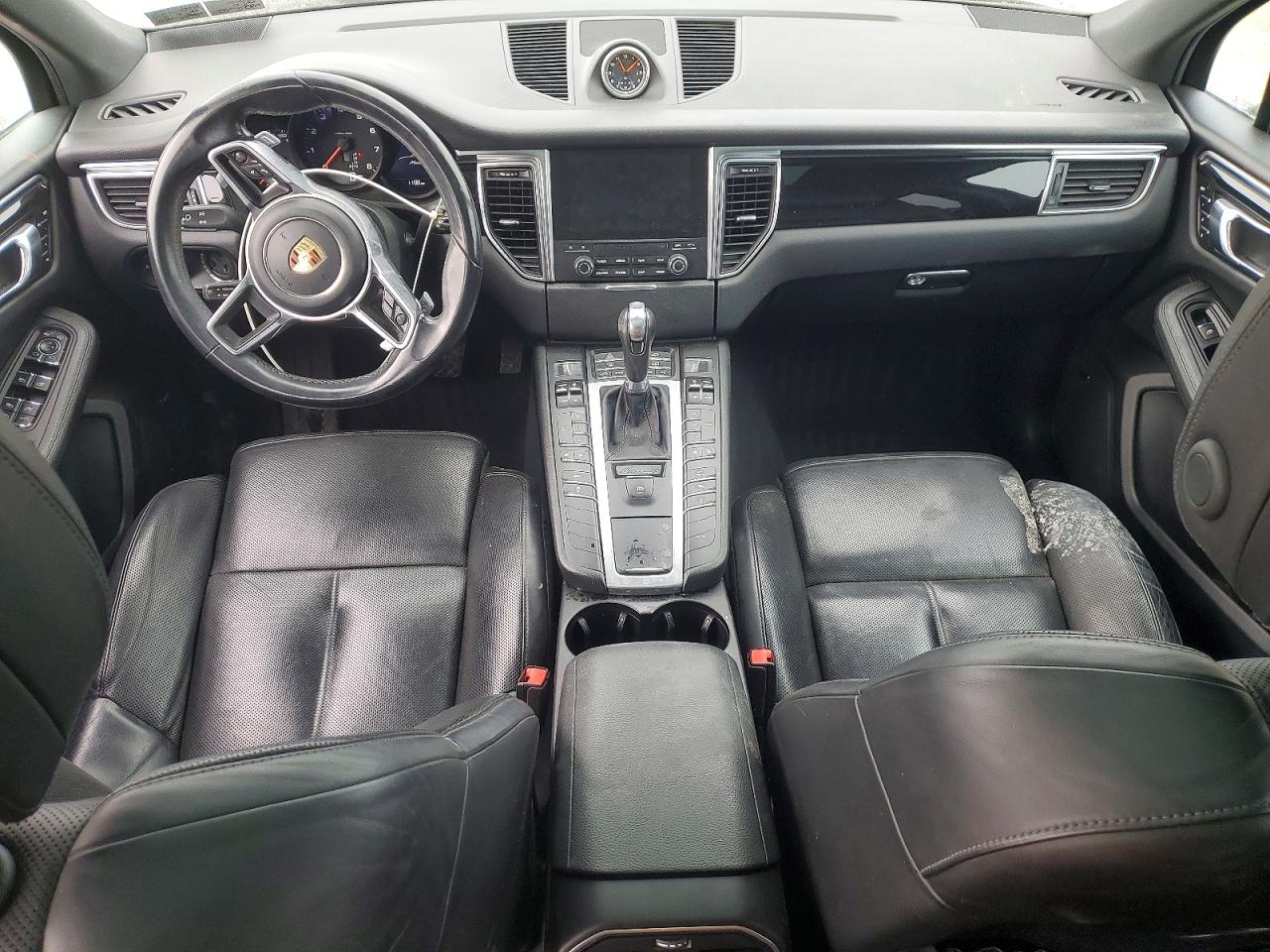 2018 PORSCHE MACAN photo 8