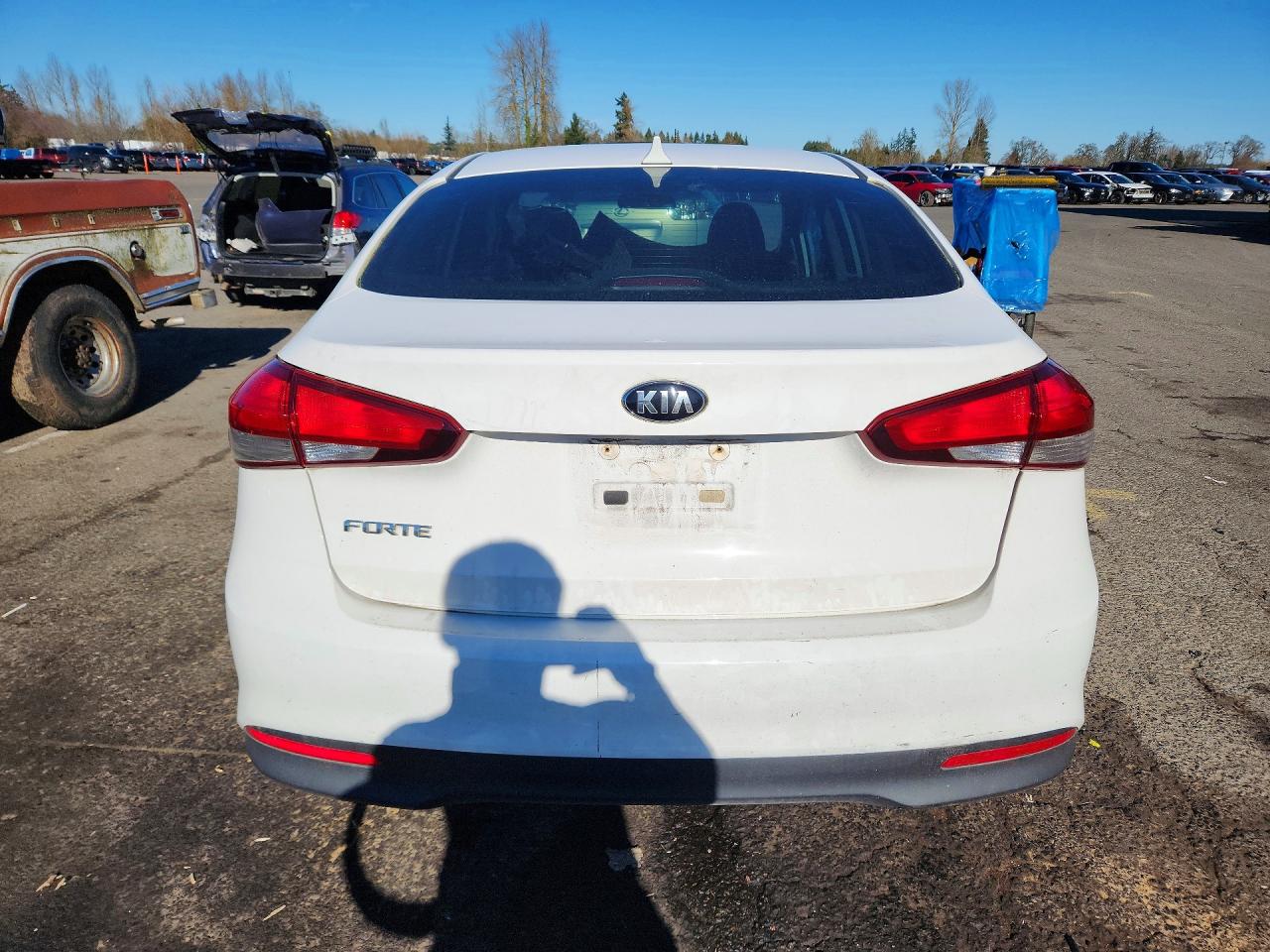 2017 KIA FORTE LX photo 16