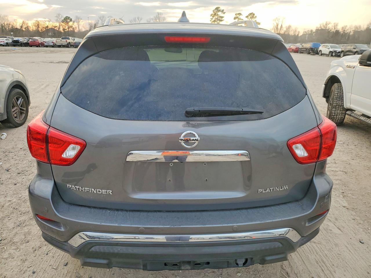 2020 NISSAN PATHFINDER PLATINUM photo 11