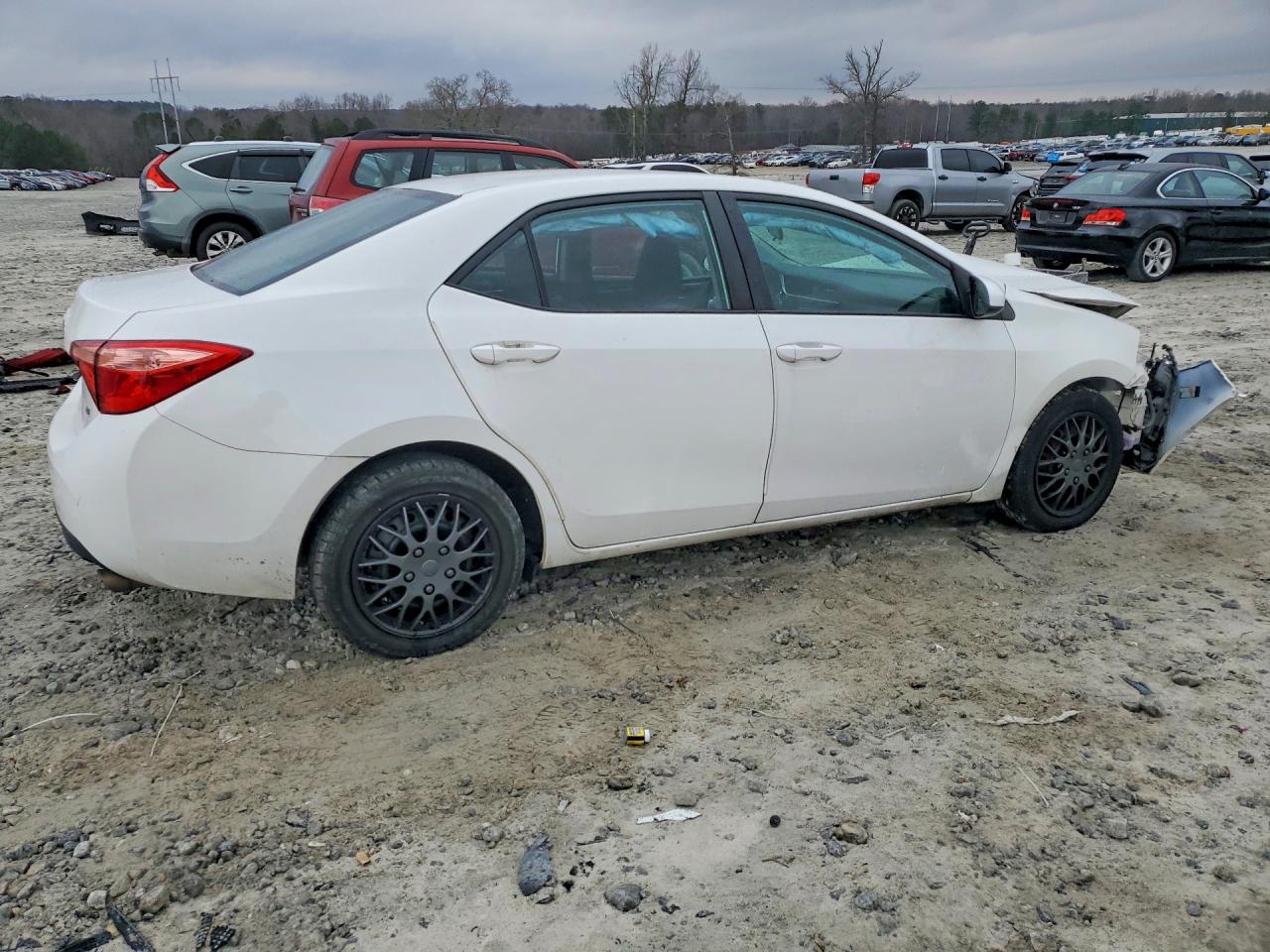 2018 TOYOTA COROLLA L photo 5