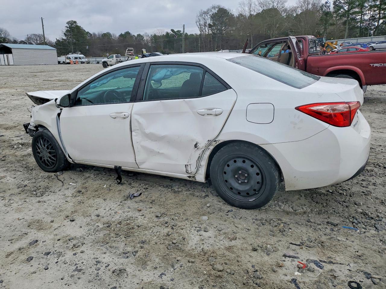 2018 TOYOTA COROLLA L photo 3