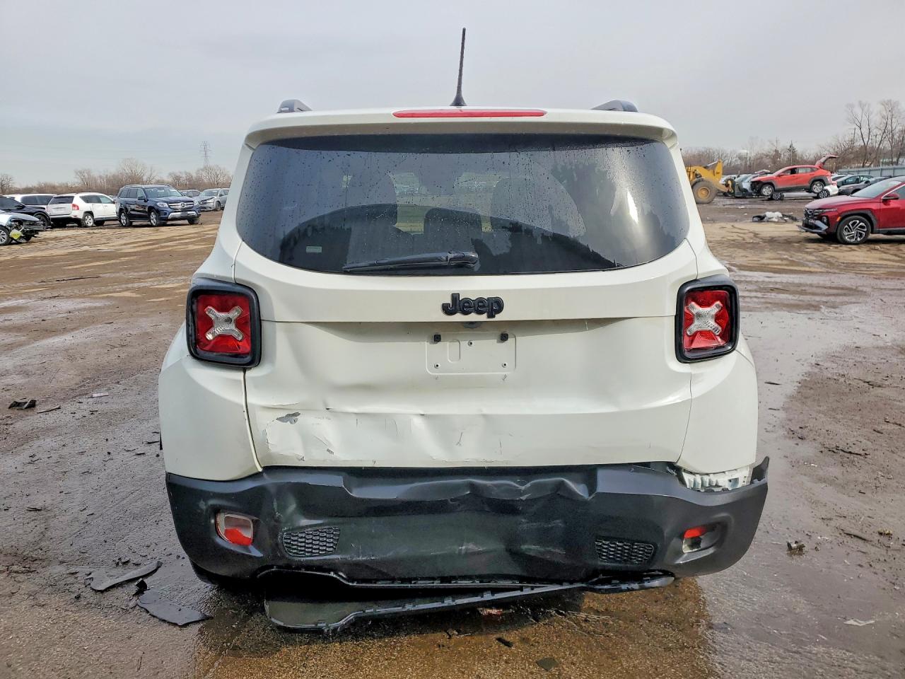 2017 JEEP RENEGADE LATITUDE photo 11