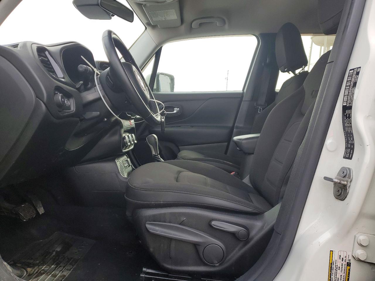 2017 JEEP RENEGADE LATITUDE photo 13
