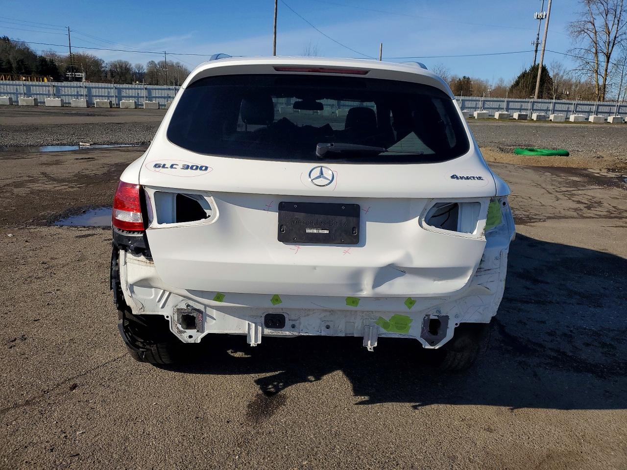 2017 MERCEDES-BENZ GLC 300 4MATIC photo 6