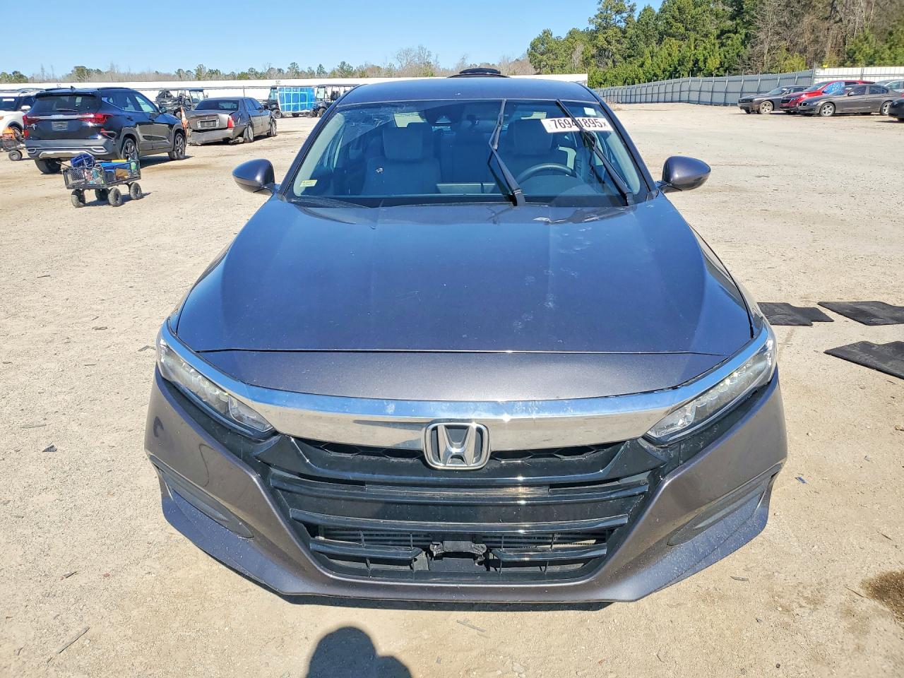 2018 HONDA ACCORD photo 9