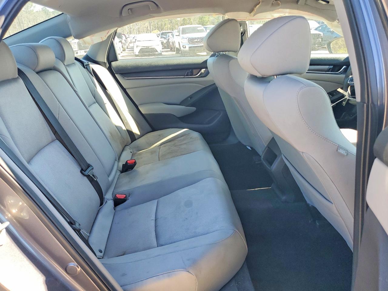 2018 HONDA ACCORD photo 19