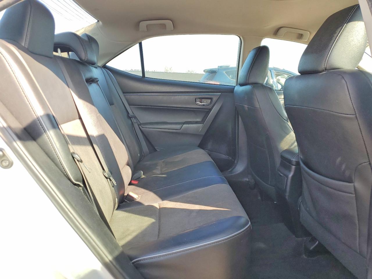 2016 TOYOTA COROLLA L photo 28