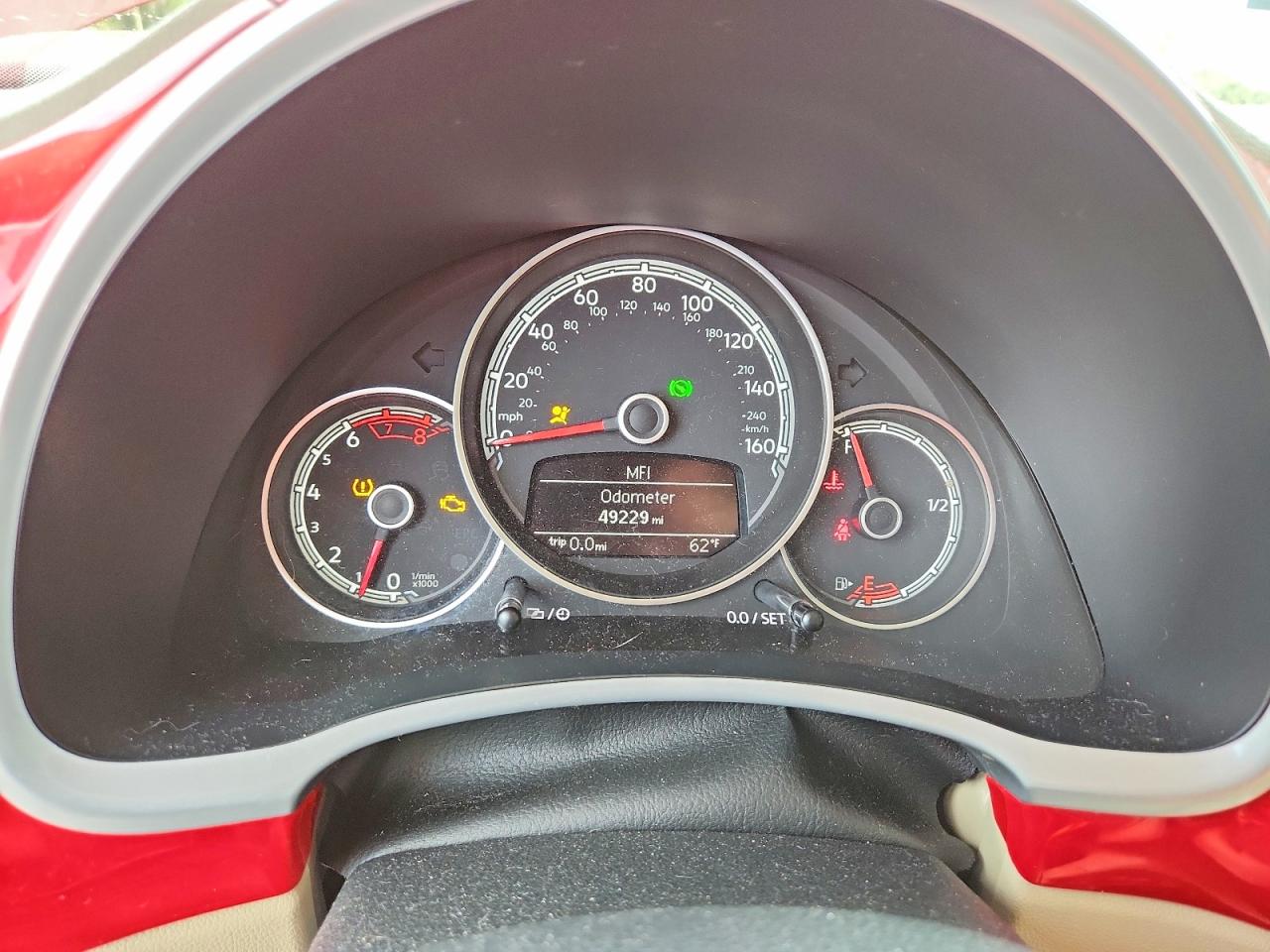 2018 VOLKSWAGEN BEETLE SE photo 17