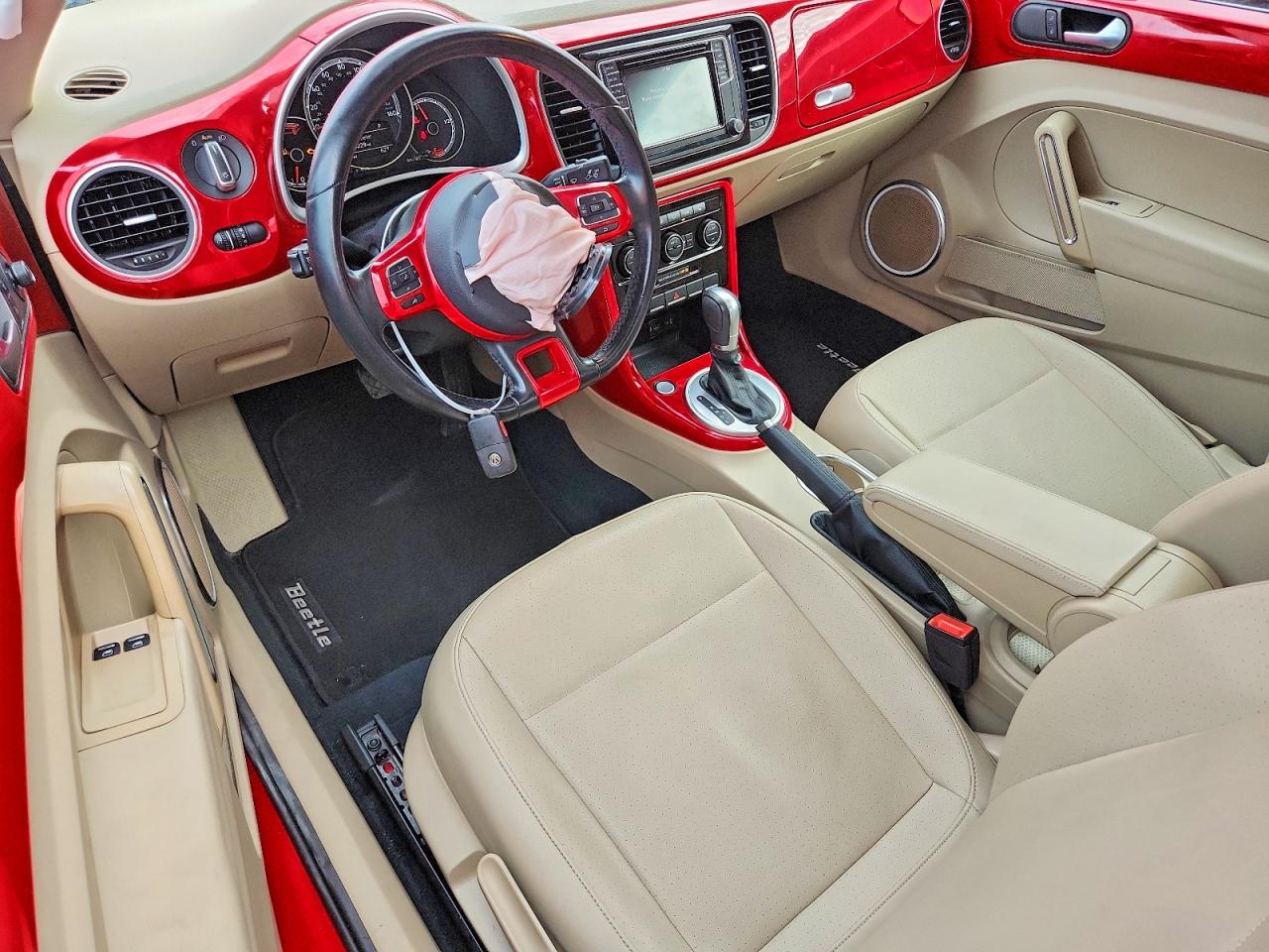 2018 VOLKSWAGEN BEETLE SE photo 15