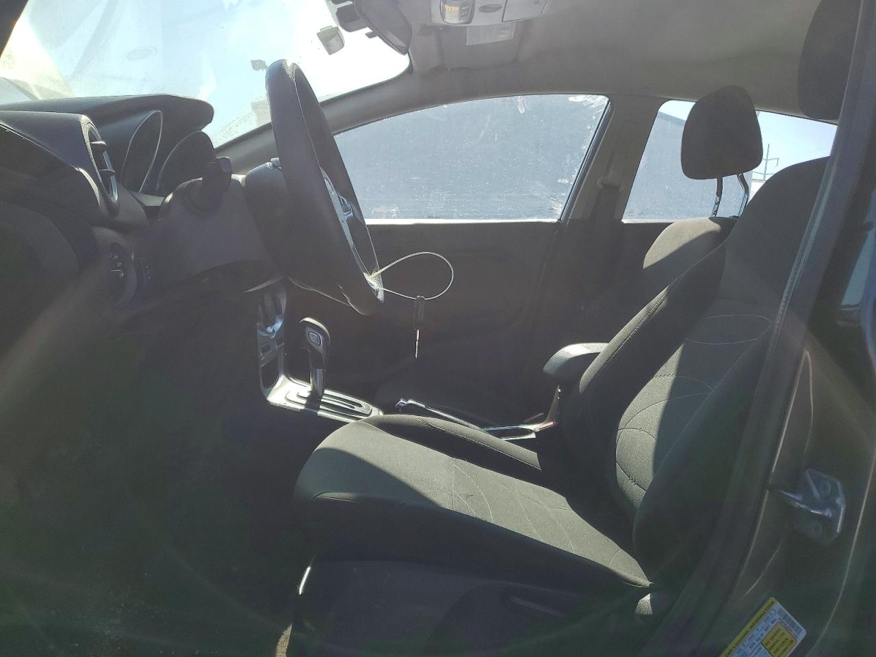 2019 FORD FIESTA SE photo 13