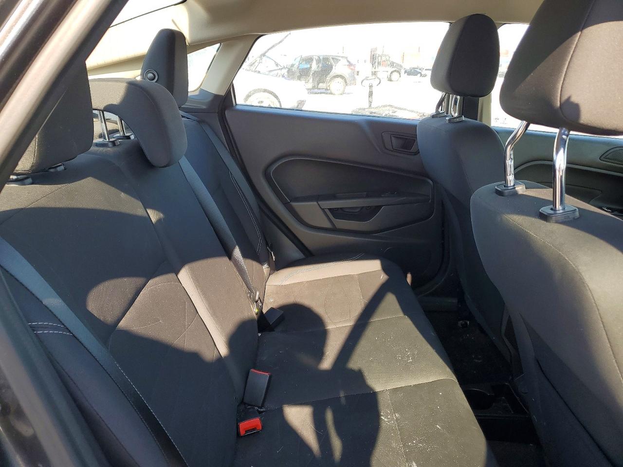 2019 FORD FIESTA SE photo 19