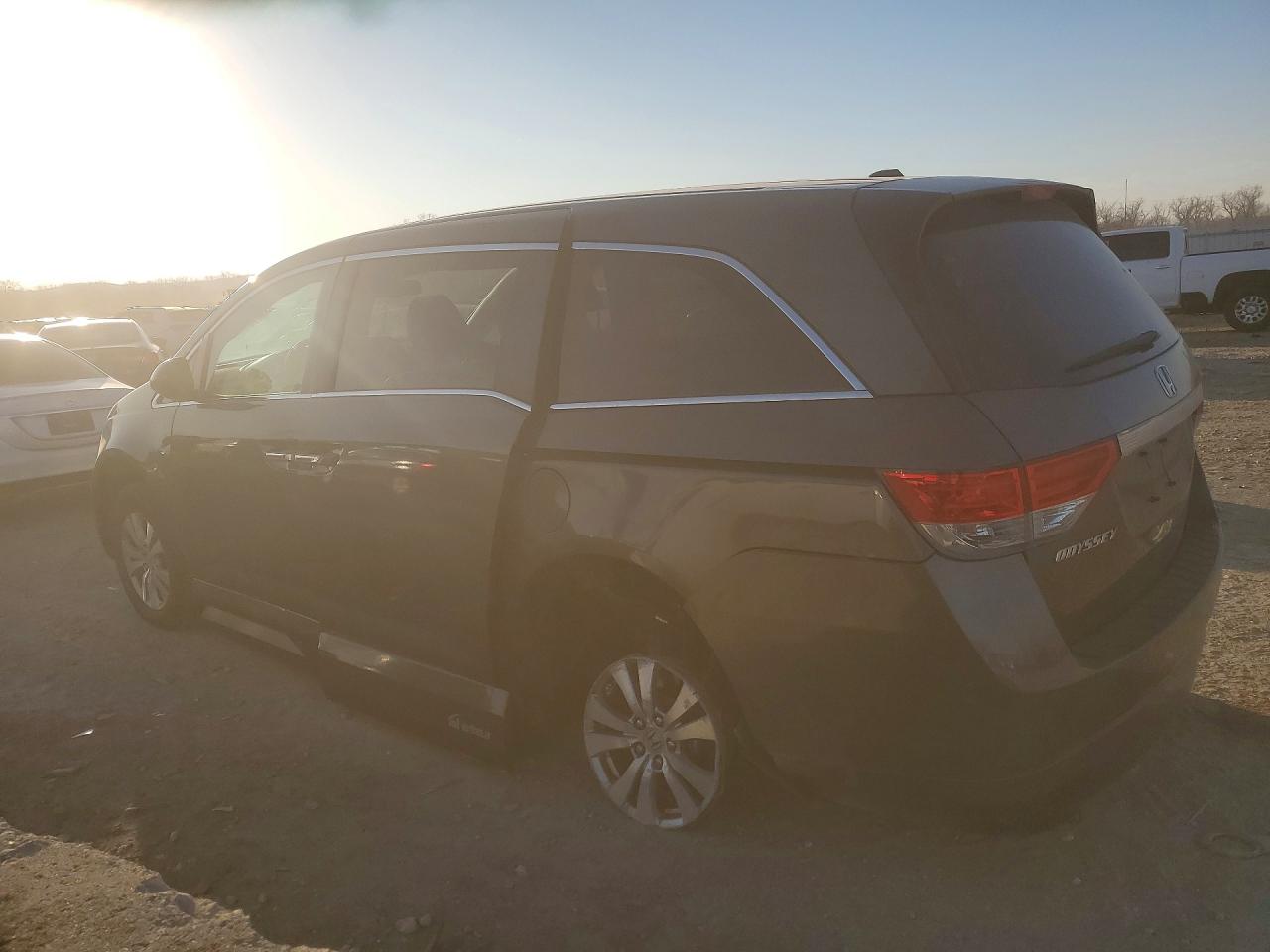 2014 HONDA ODYSSEY EXL photo 2